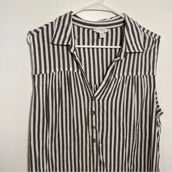 Time and Tru Popover Tank Top White Gray Stripe - Picture 3 of 12